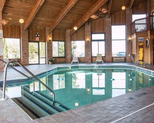 Hudsonville Hotel | Quality Inn Hudsonville South