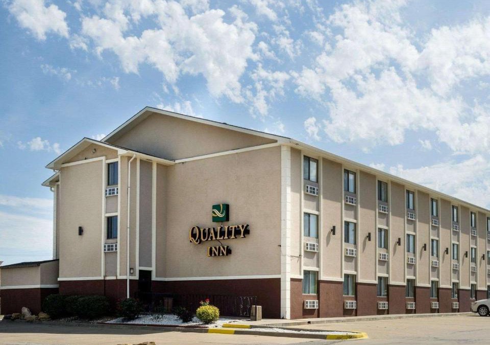 Topeka Hotel | Quality Inn I-70 at Wanamaker