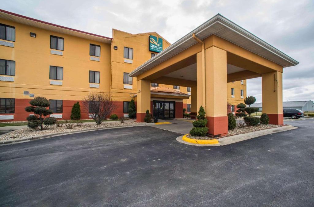 Litchfield Hotel | Quality Inn Litchfield Route 66