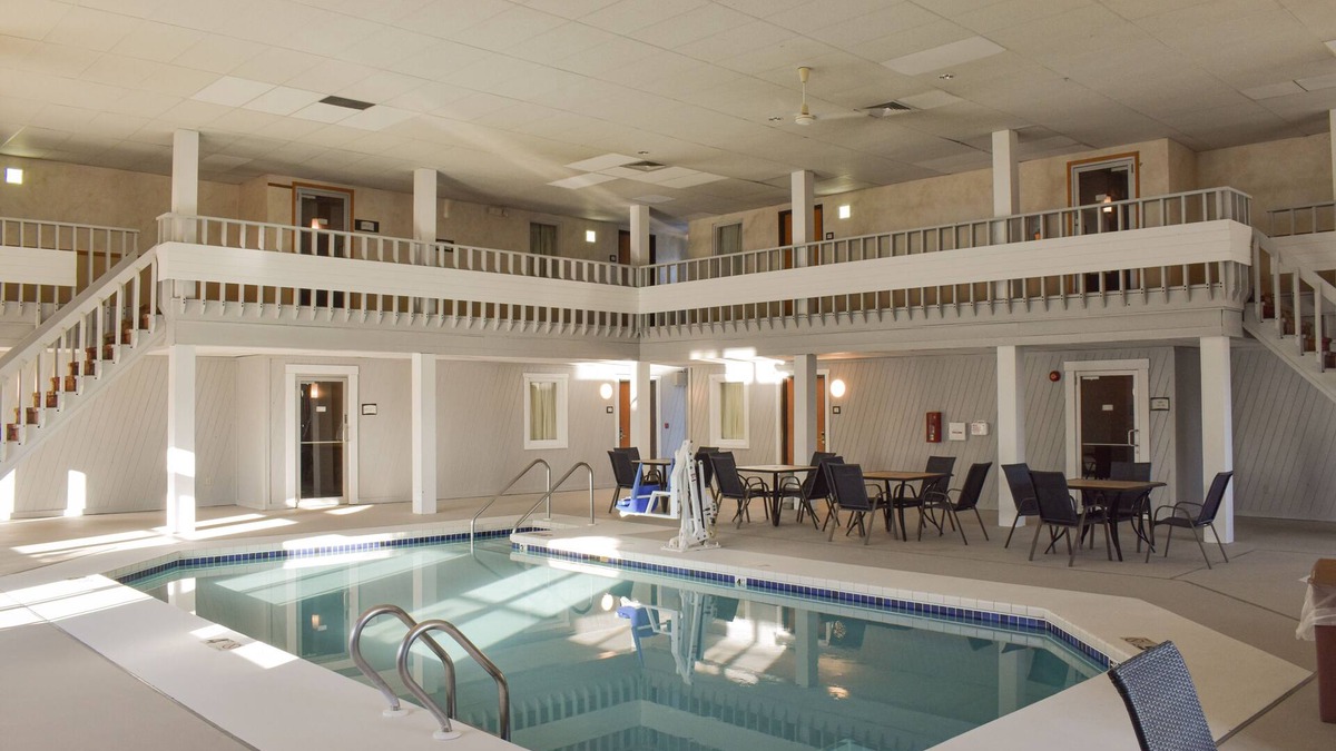 Mauston Hotel | Quality Inn Mauston I-90