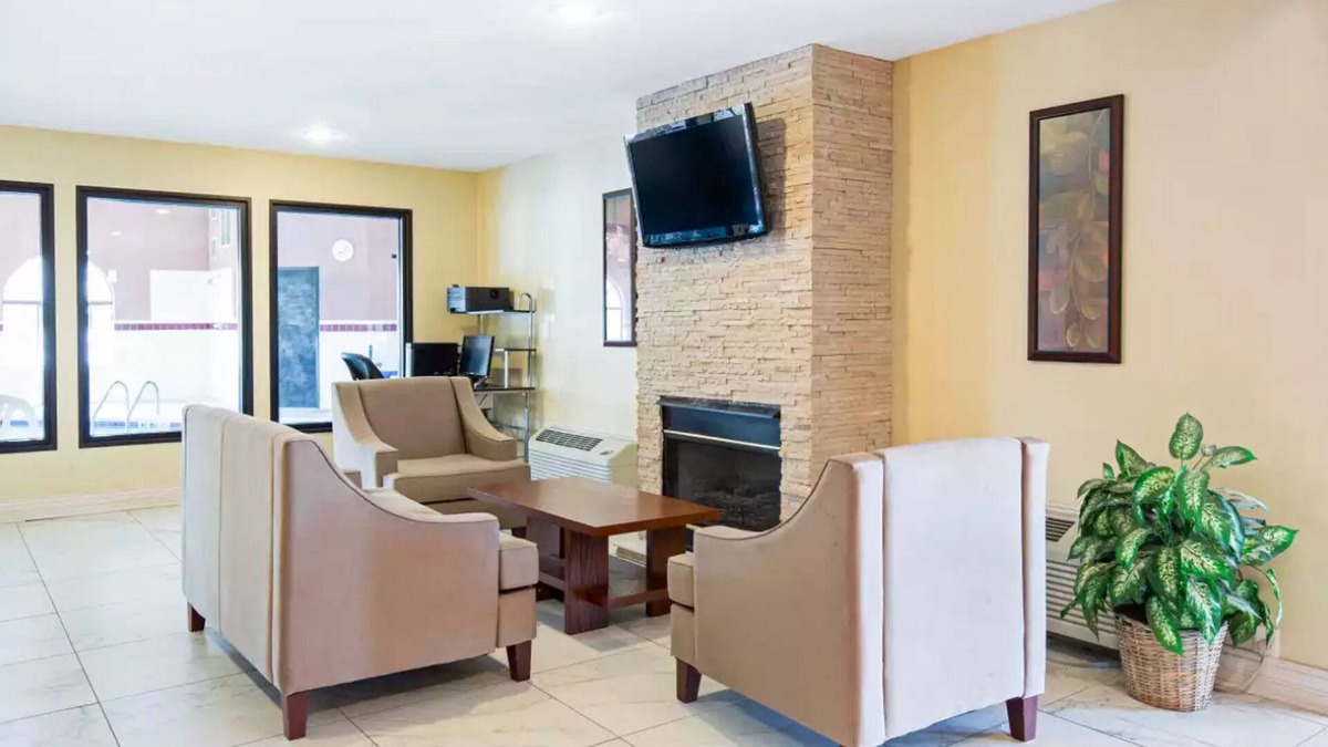 Monee Hotel | Quality Inn Monee I-57