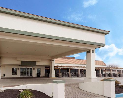 Holiday City Hotel | Quality Inn Montpelier