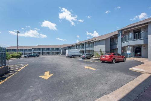 Marble Falls Hotel | Quality Inn Near Lake Marble Falls