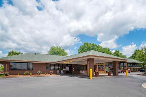Wilkesboro Hotel | Quality Inn near Speedway