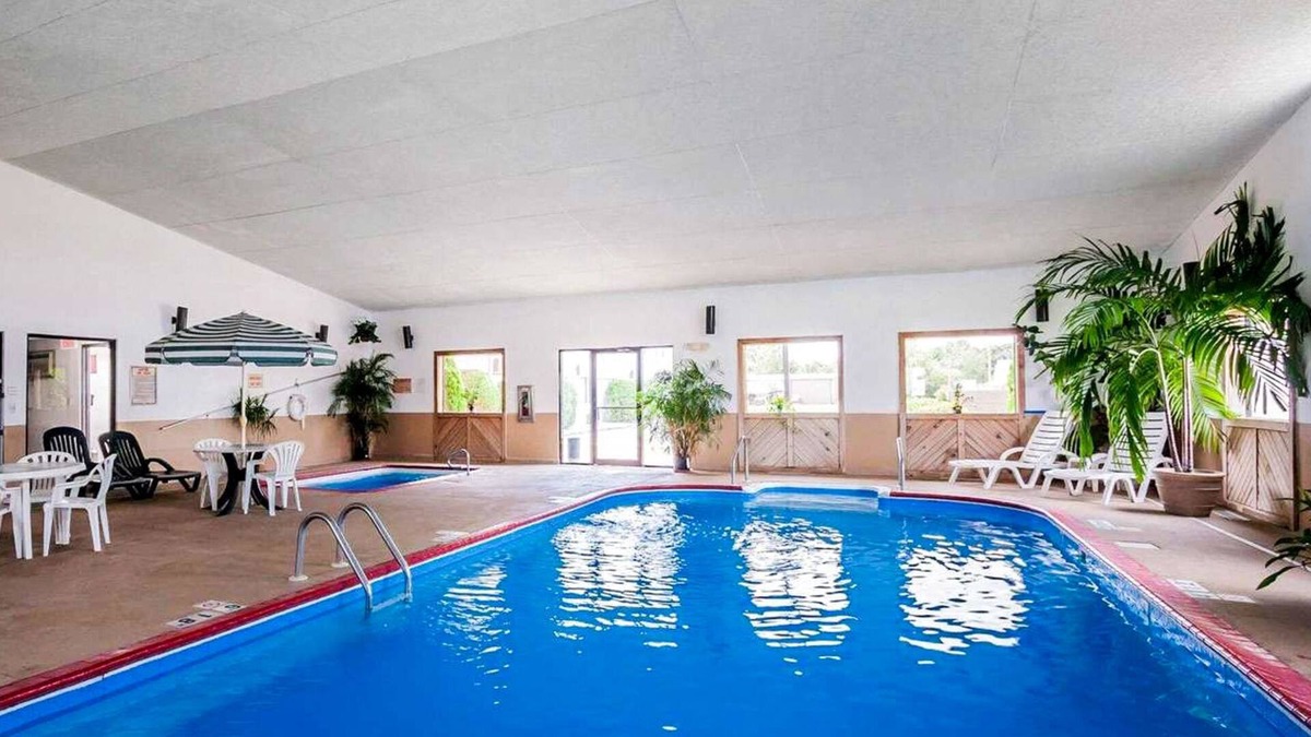 Ozark Hotel | Quality Inn Ozark-Springfield South