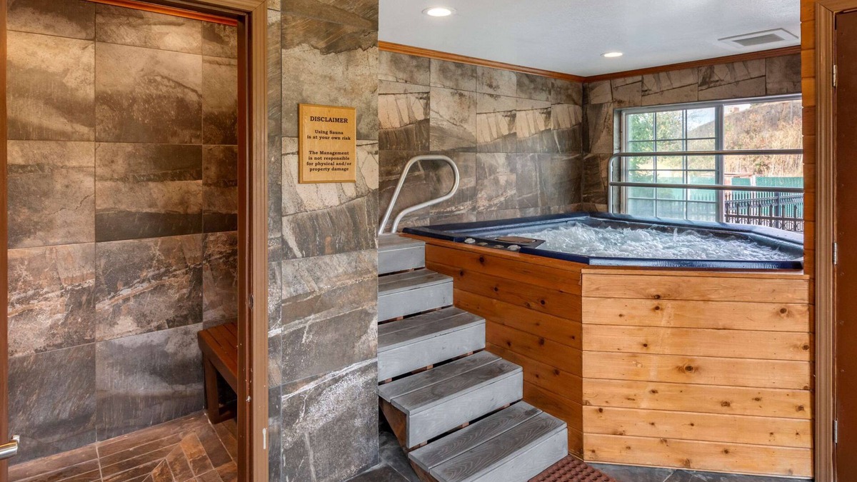Pullman Hotel | Quality Inn Paradise Creek