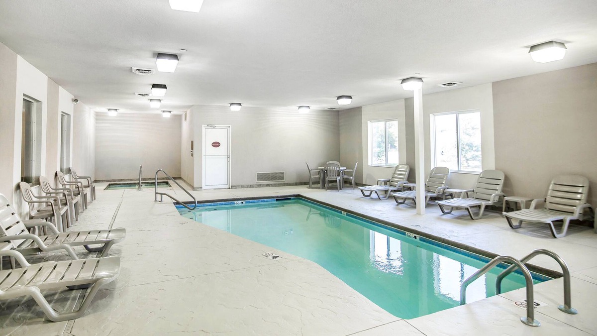 Parsons Hotel | Quality Inn Parsons North