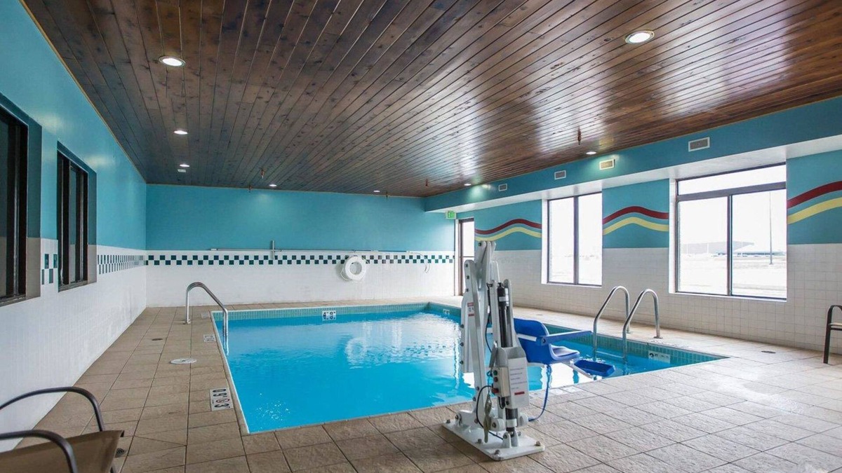 Peru Hotel | Quality Inn Peru near Starved Rock State Park