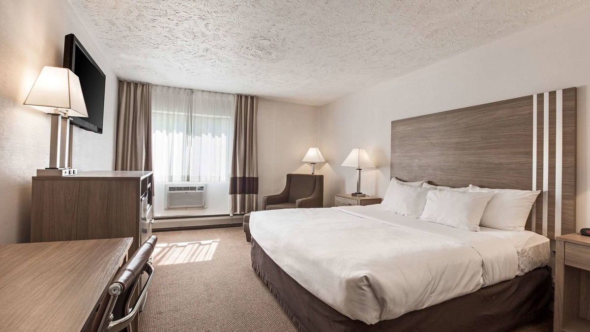 Petoskey Hotel | Quality Inn Petoskey-Harbor Springs