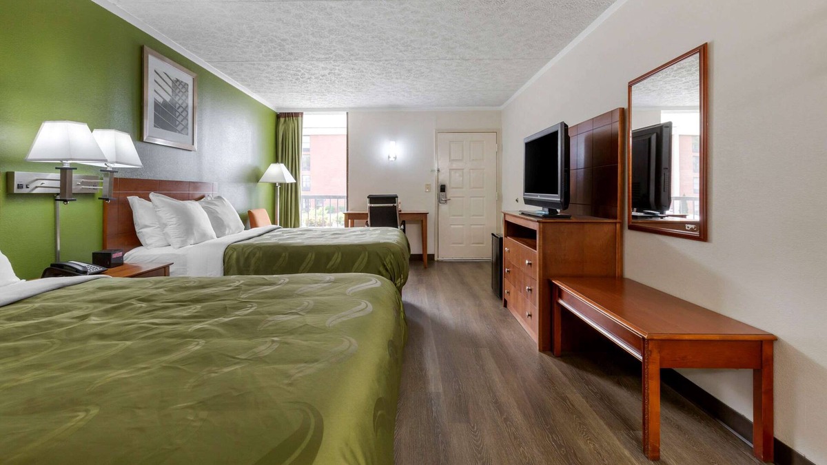 Roxboro Hotel | Quality Inn - Roxboro South