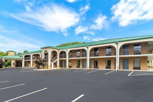 Russellville Hotel | Quality Inn Russellville