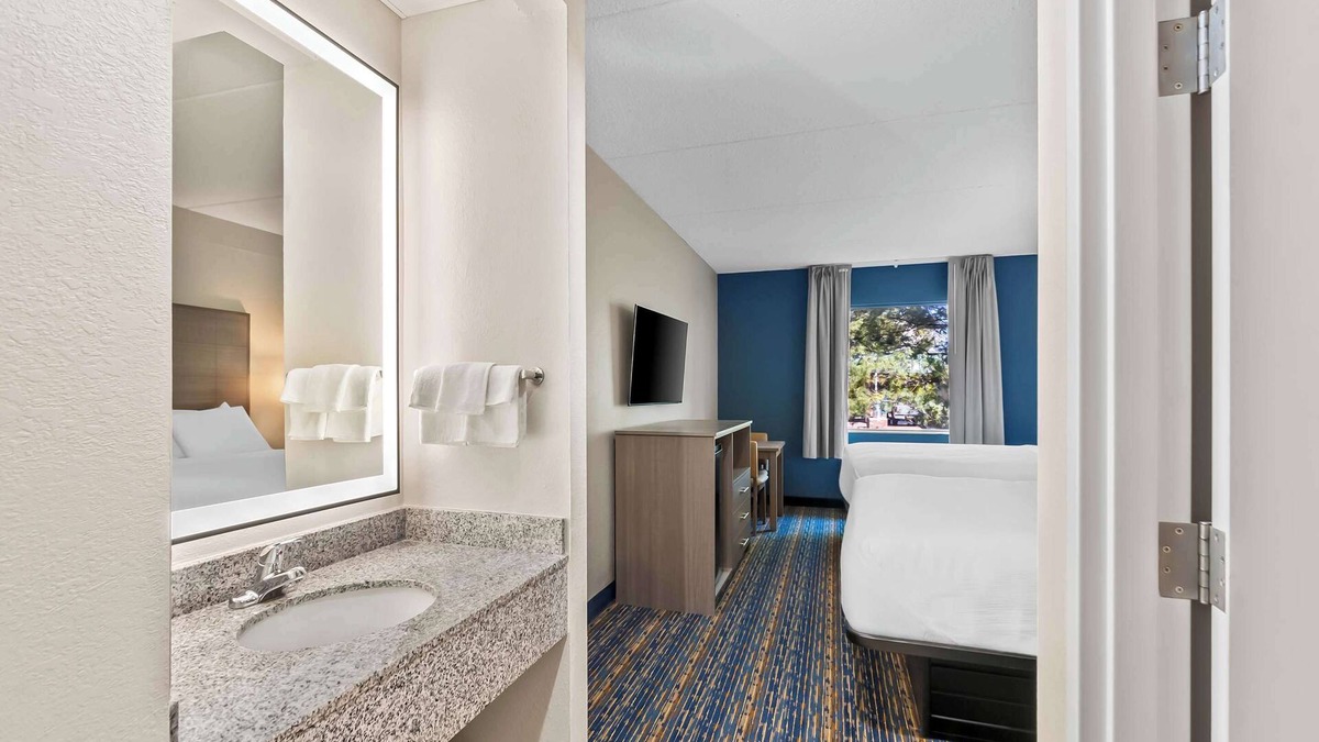 Shepherdstown Hotel | Quality Inn Shepherdstown