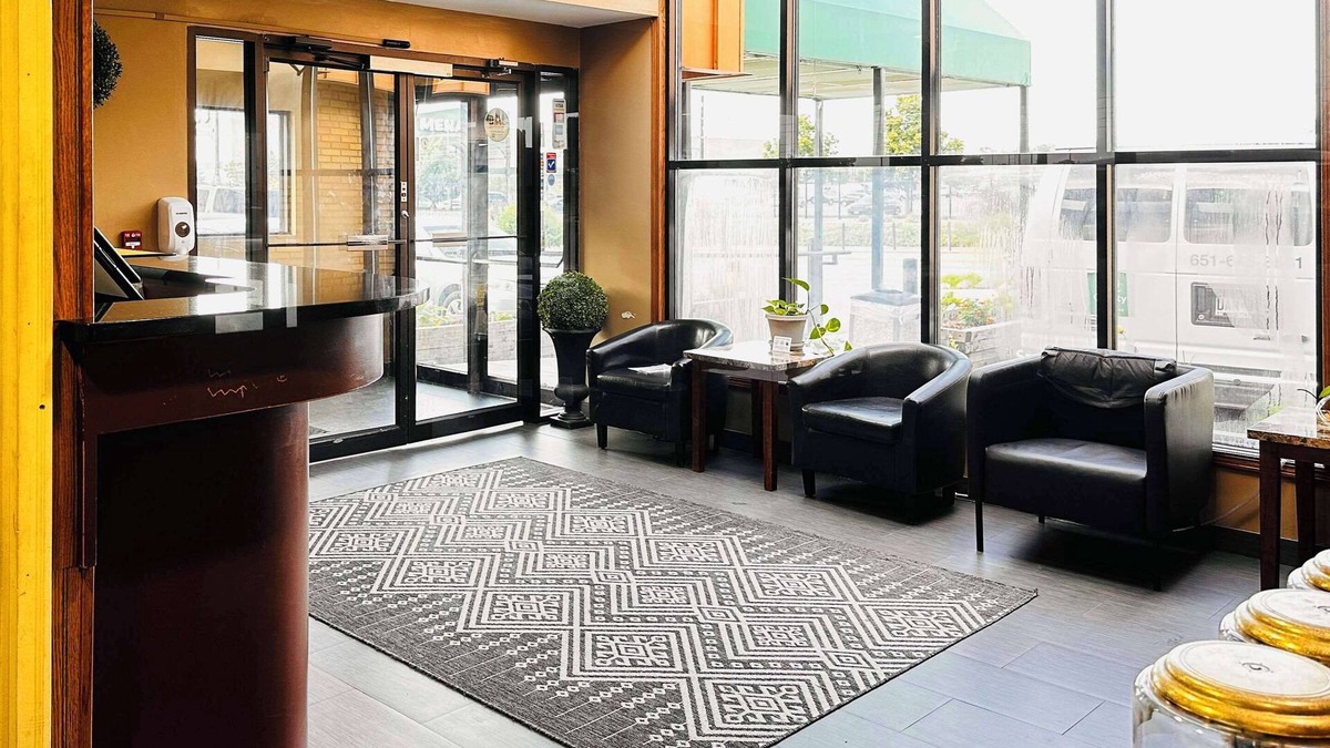 Merriam Park Hotel | Quality Inn St. Paul-Minneapolis-Midway