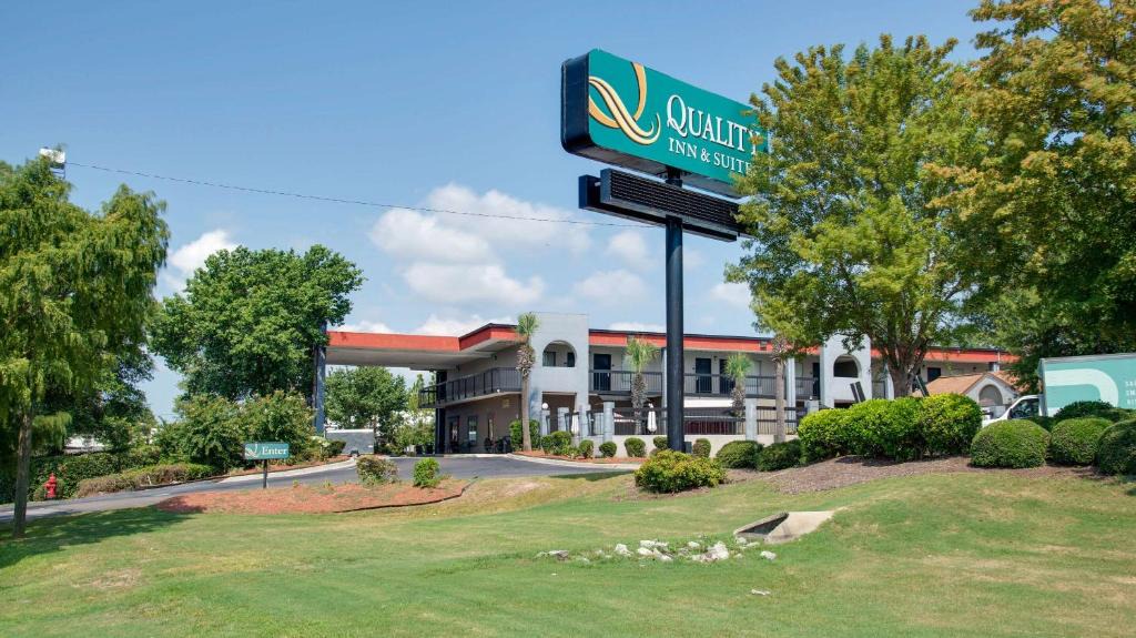 Aiken Hotel | Quality Inn & Suites Aiken East