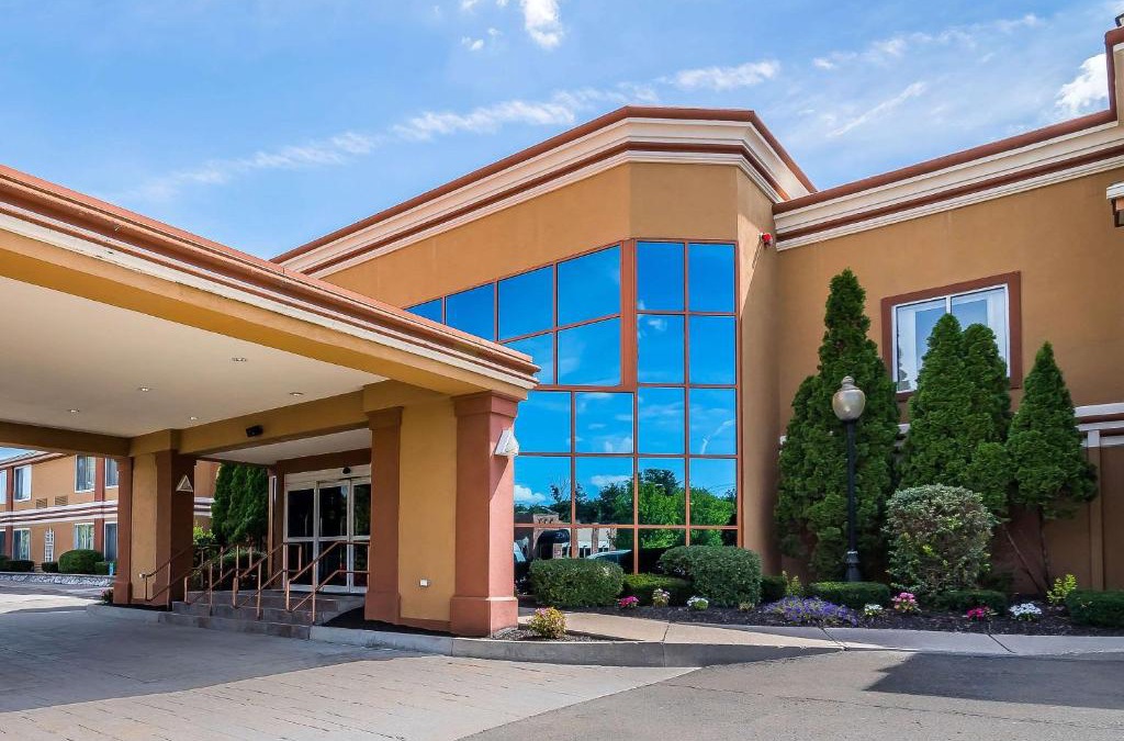Latham Hotel | Quality Inn & Suites Albany Airport