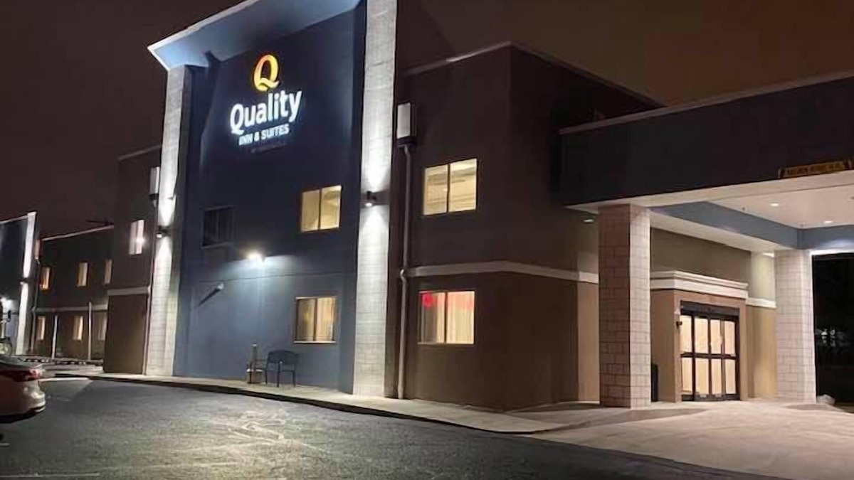 Evansville Hotel | Quality Inn & Suites Evansville Downtown