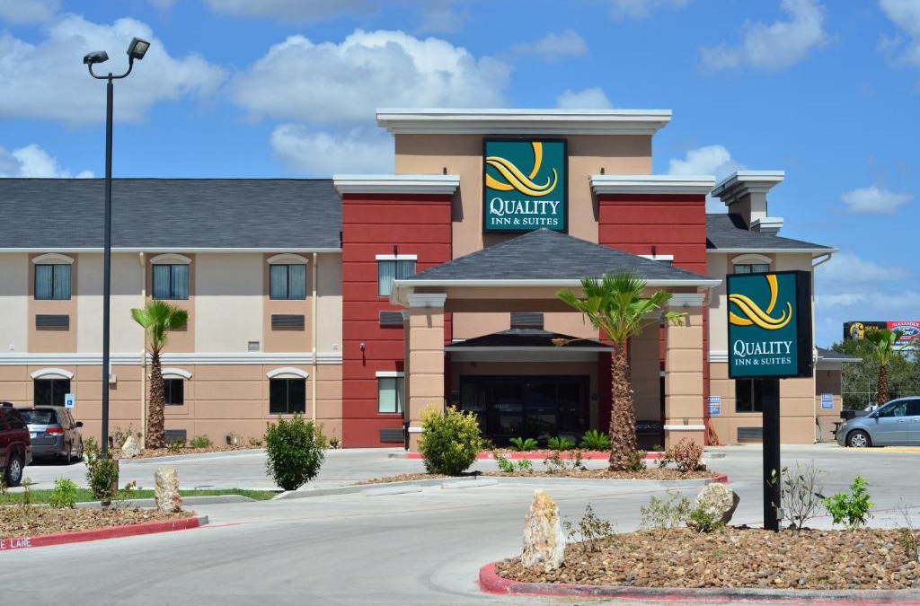 Kenedy Hotel | Quality Inn & Suites Kenedy - Karnes City