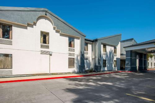 Lafayette Hotel | Quality Inn & Suites Lafayette