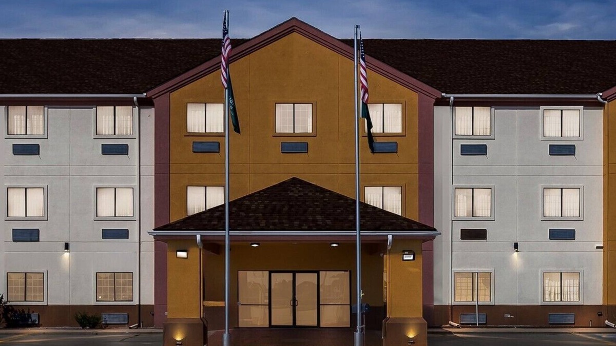 McAlester Hotel | Quality Inn & Suites McAlester on Hwy 69