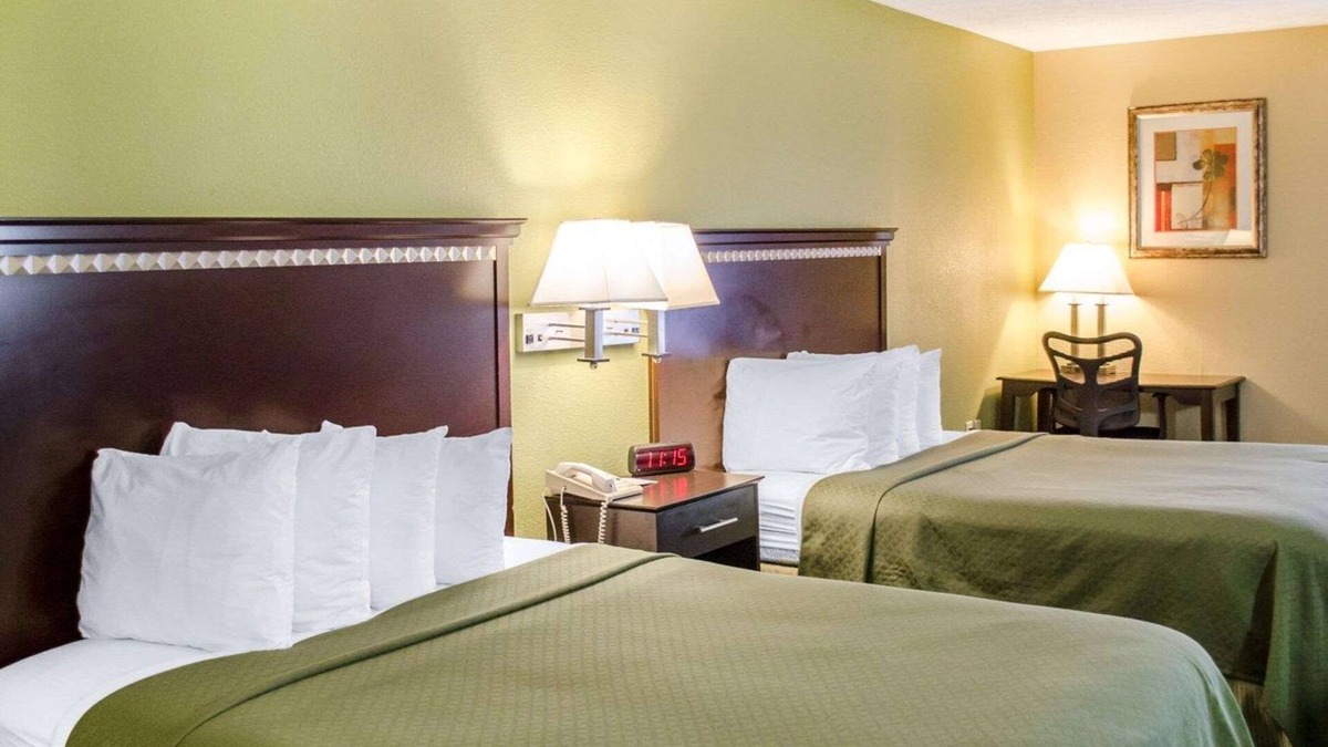 Medina Hotel | Quality Inn & Suites Medina - Akron West