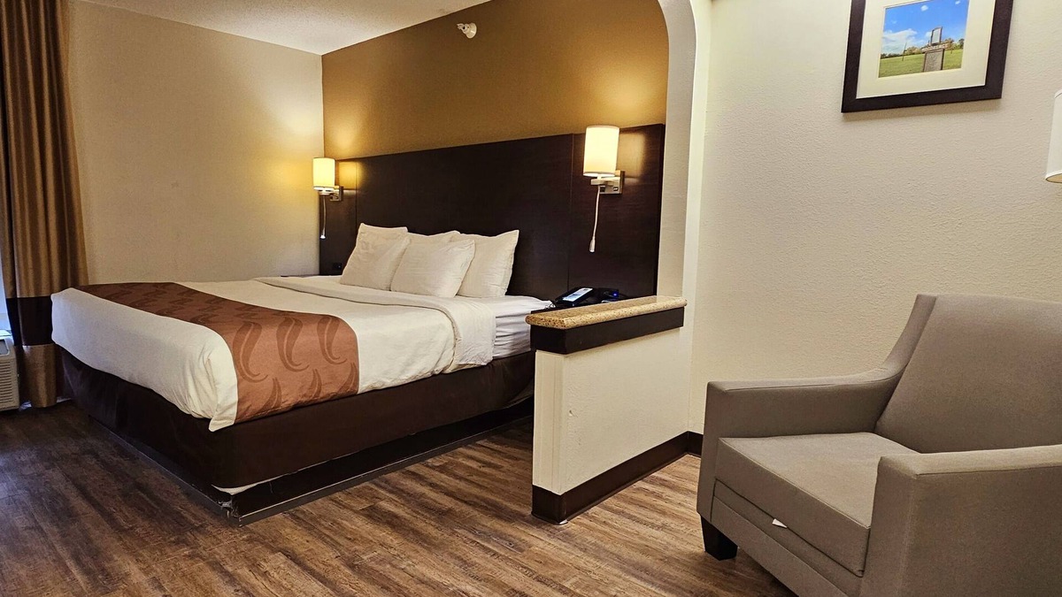 Cahokia Hotel | Quality Inn & Suites near St. Louis and I-255