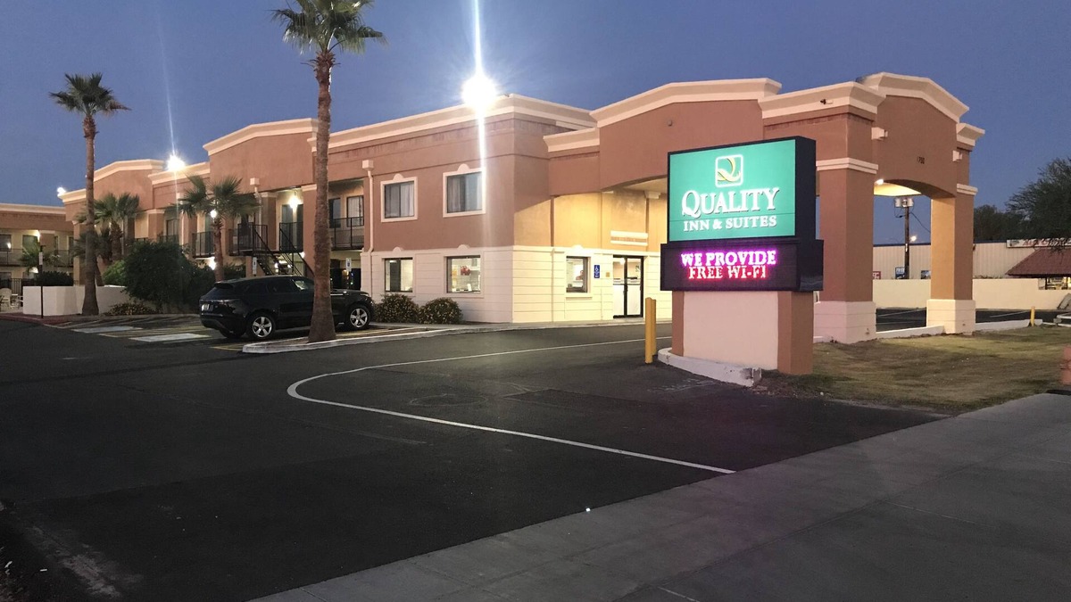 Mesa Hotel | Quality Inn & Suites near Downtown Mesa
