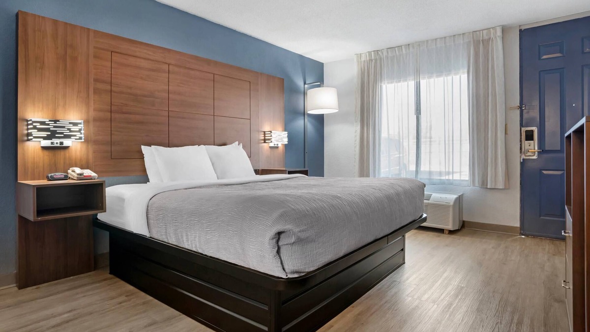 Eufaula Hotel | Quality Inn & Suites near Lake Eufaula