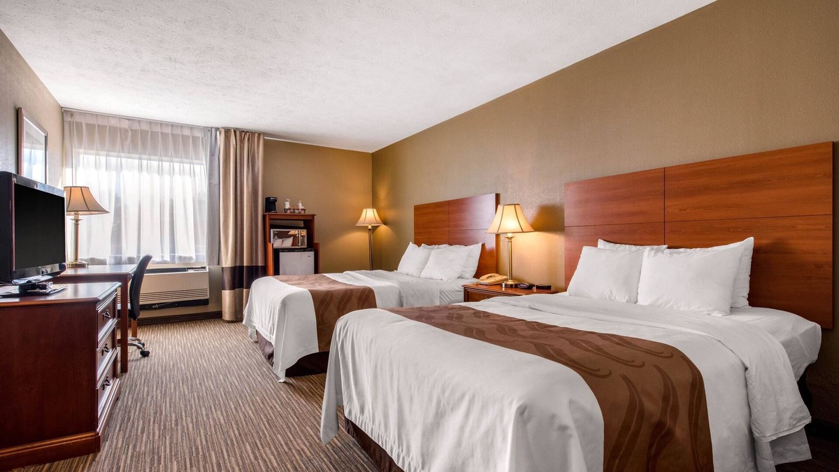 New Castle Hotel | Quality Inn & Suites New Castle