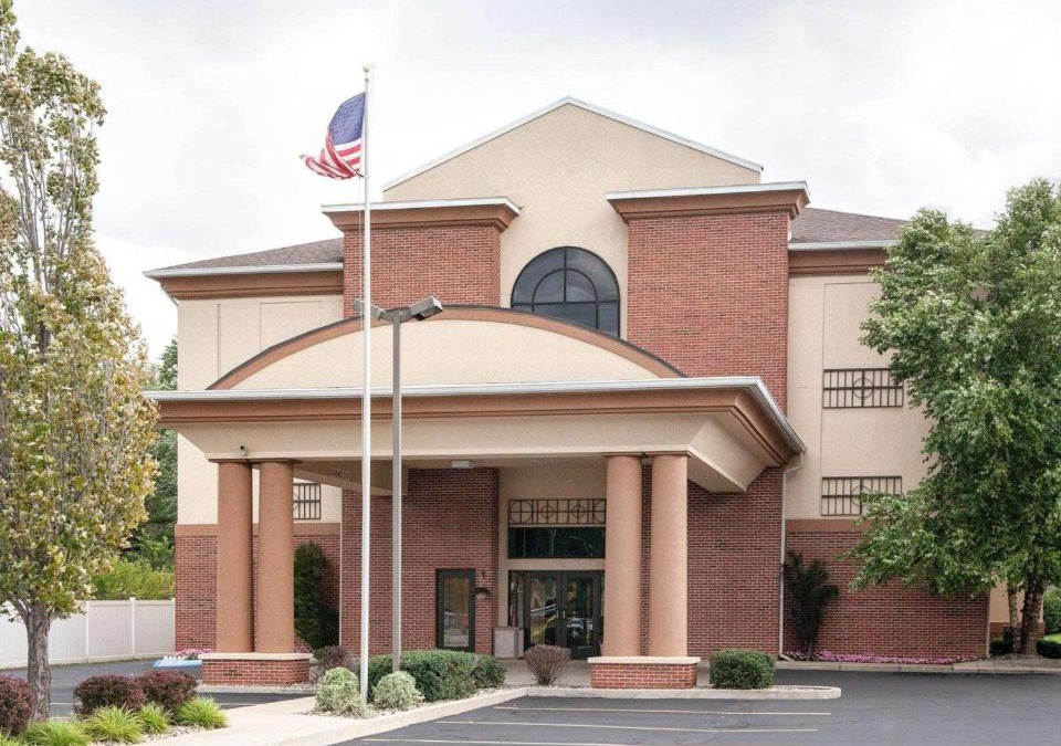Niles Hotel | Quality Inn & Suites Niles