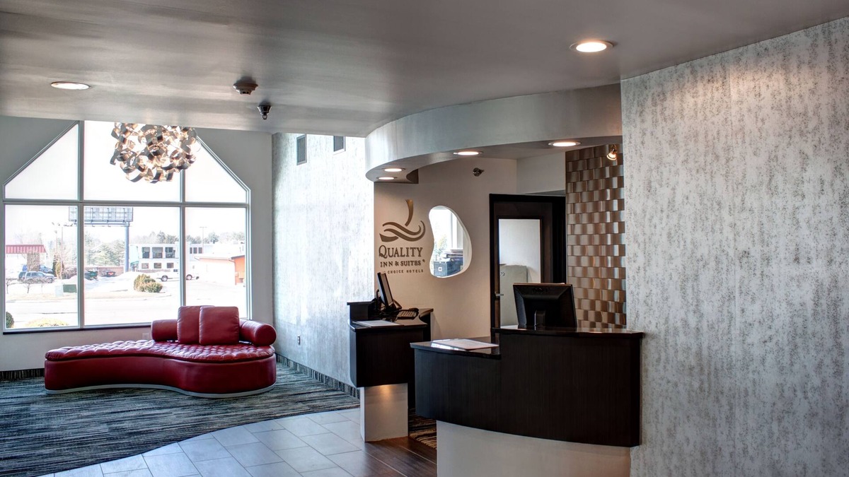 Crosswoods Hotel | Quality Inn & Suites North/Polaris