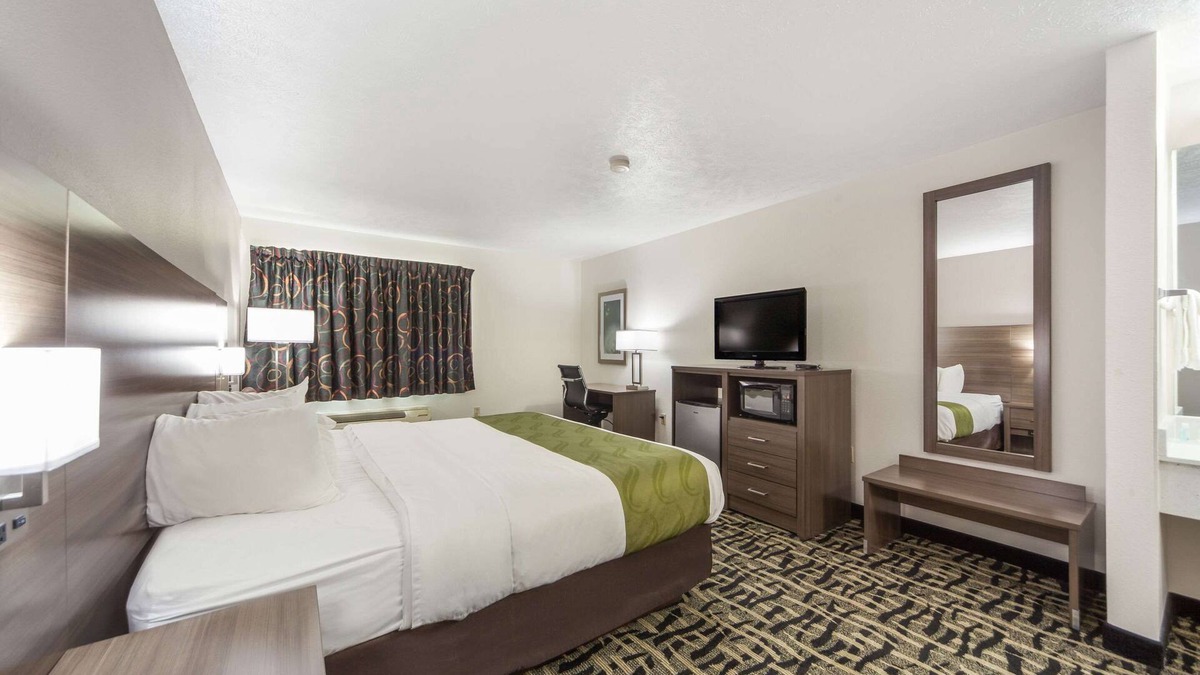 Chalco Hotel | Quality Inn & Suites Omaha Chalco