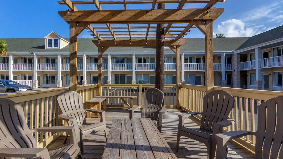 Pawleys Island Hotel | Quality Inn & Suites Pawleys Island