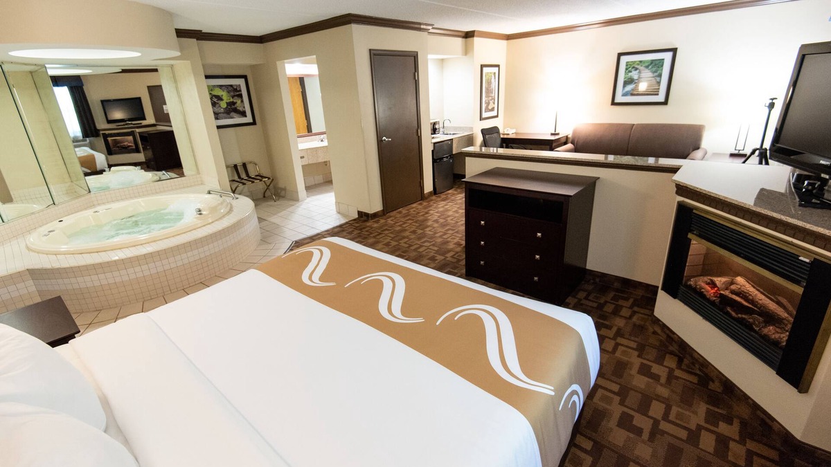 Milford Hotel | Quality Inn & Suites Quakertown - Allentown