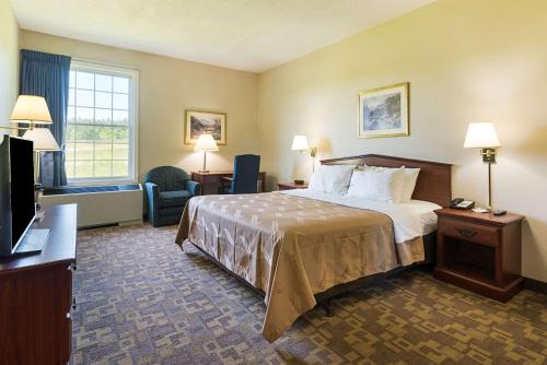 Central Bridge Hotel | Quality Inn & Suites Schoharie near Howe Caverns