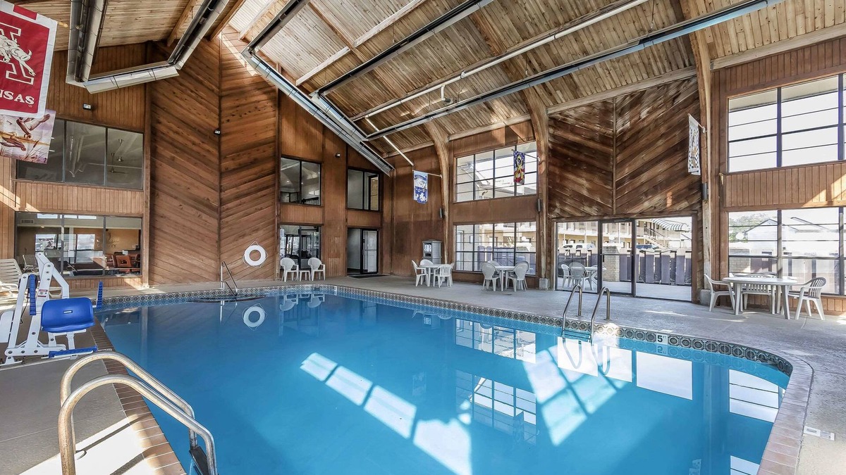 Stuttgart Hotel | Quality Inn & Suites Stuttgart North