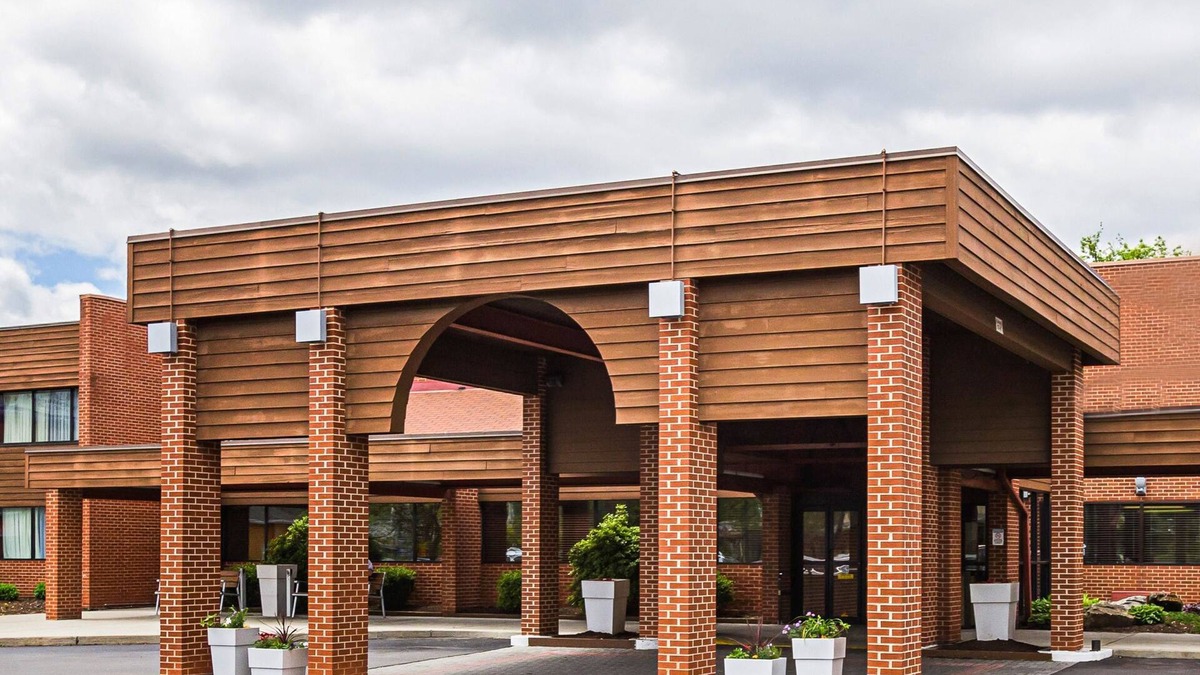 Altoona Hotel | Quality Inn & Suites