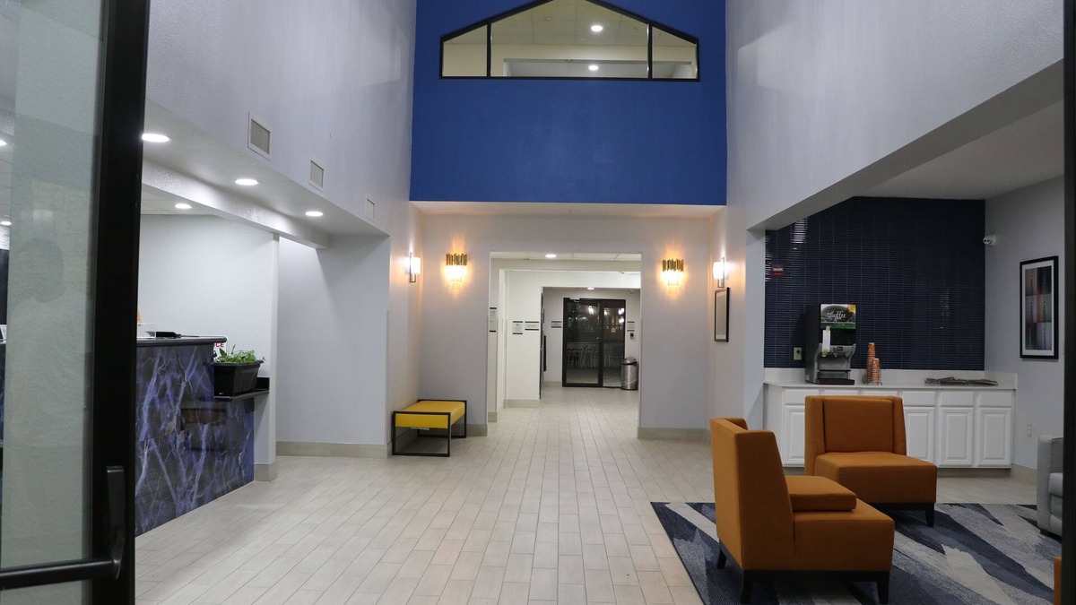 Kyle Hotel | Quality Inn & Suites