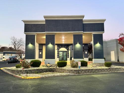 Roselawn Finance Hotel | Quality Inn & Suites