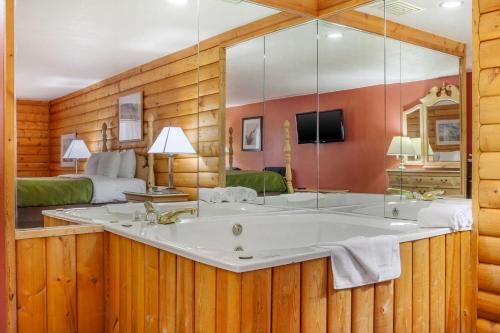 Prairie Du Chien Hotel | Quality Inn & Suites