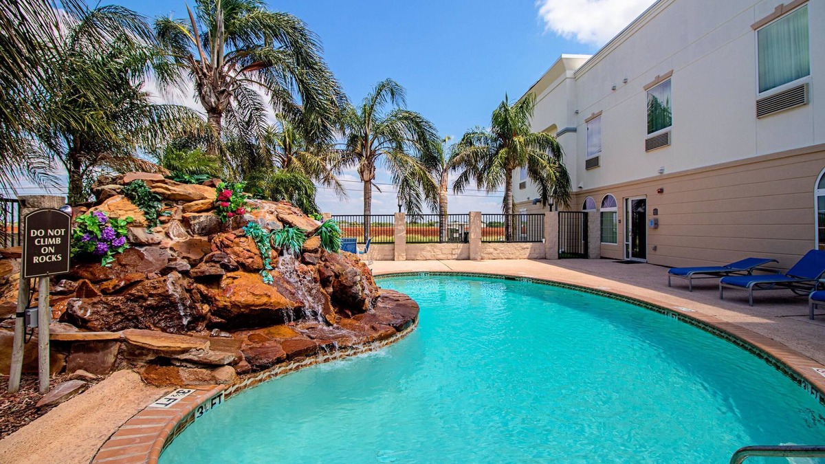 Robstown Hotel | Quality Inn & Suites