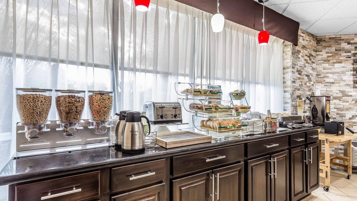 South Salisbury Hotel | Quality Inn & Suites
