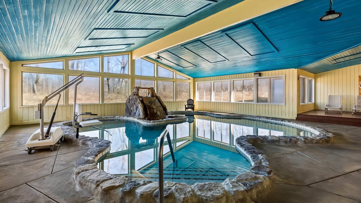 Seville Hotel | Quality Inn & Suites