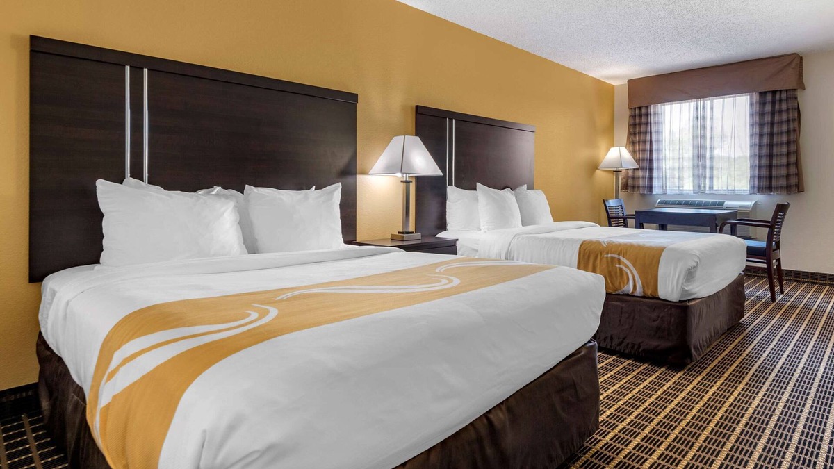 Warren Hotel | Quality Inn & Suites