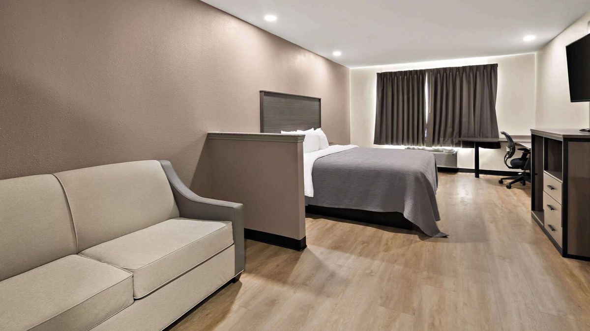 Weatherford Hotel | Quality Inn & Suites