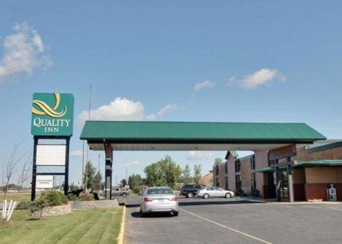 Thief River Falls Hotel | Quality Inn Thief River Falls