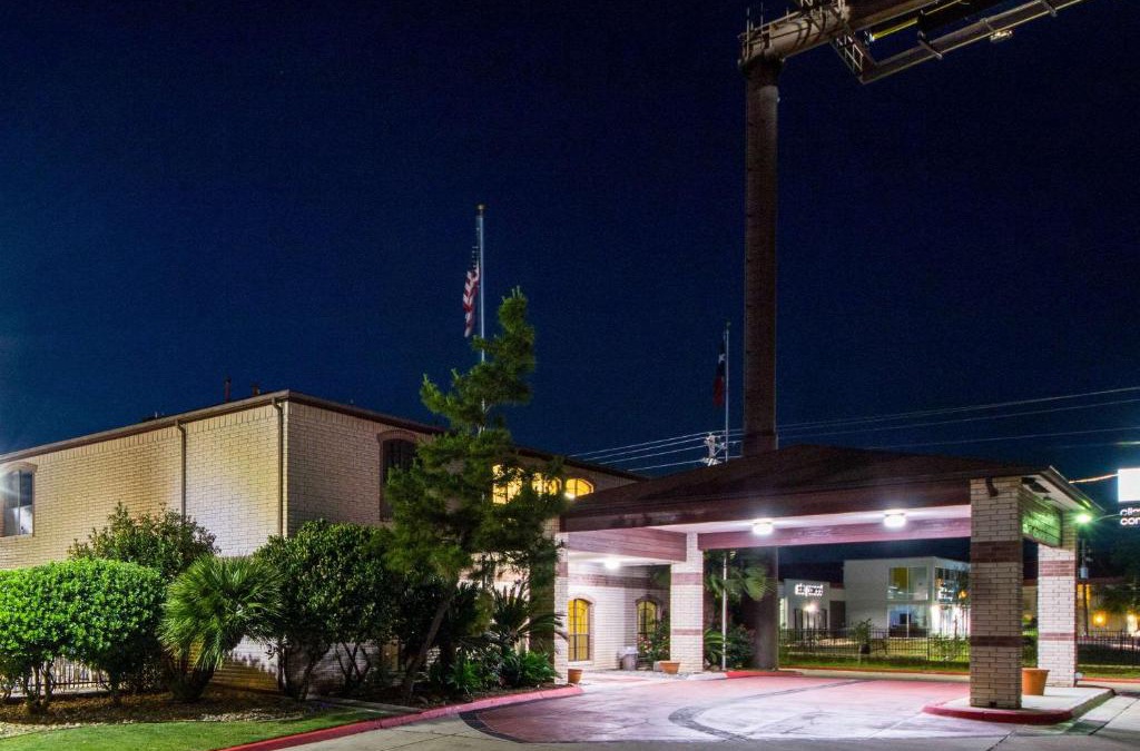 San Marcos Hotel | Quality Inn University near Downtown