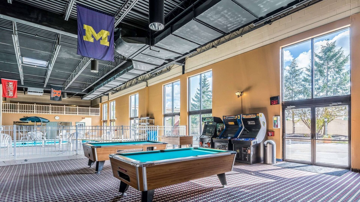 Lansing Hotel | Quality Inn University