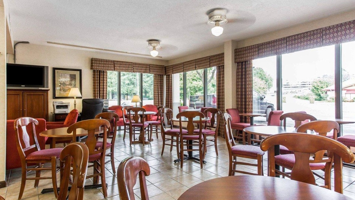 Winston - Salem Hotel | Quality Inn University