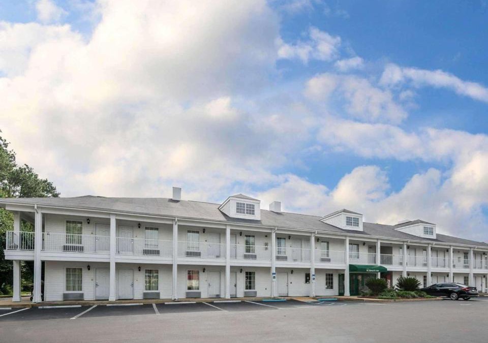 Bainbridge Hotel | Quality Inn