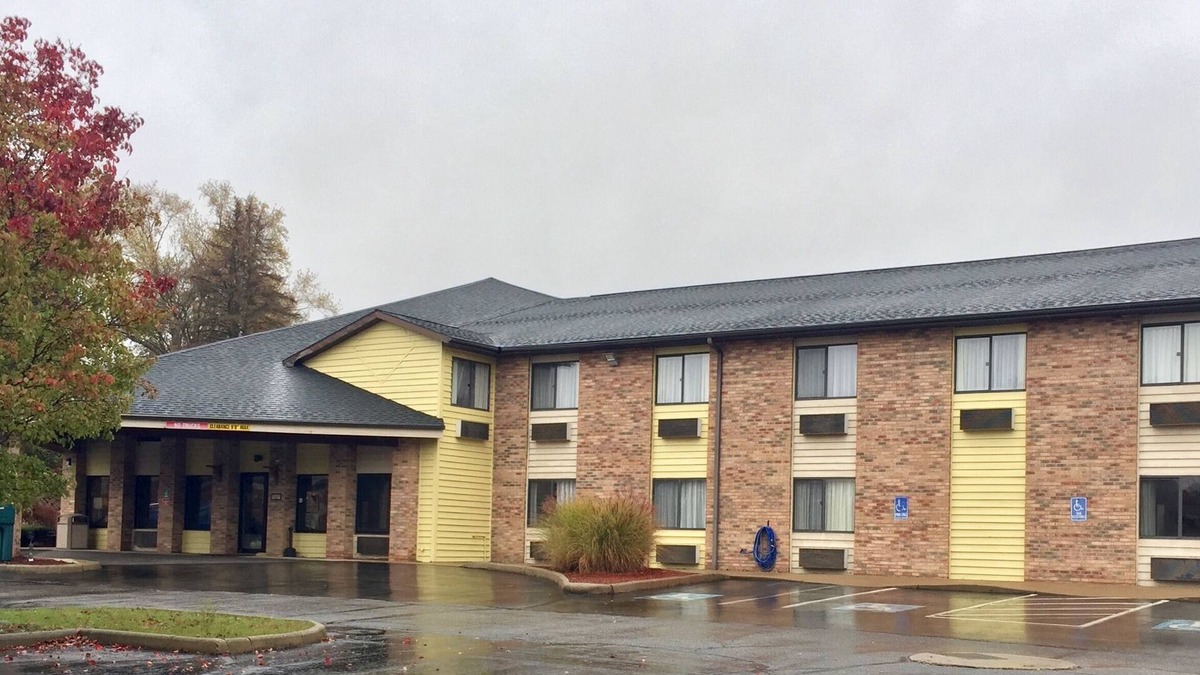 East Liverpool Hotel | Quality Inn